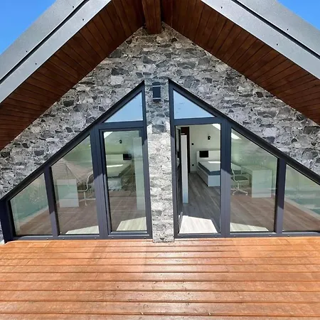 Wichrowe Wzgorze Z Jacuzzi ヴィラ