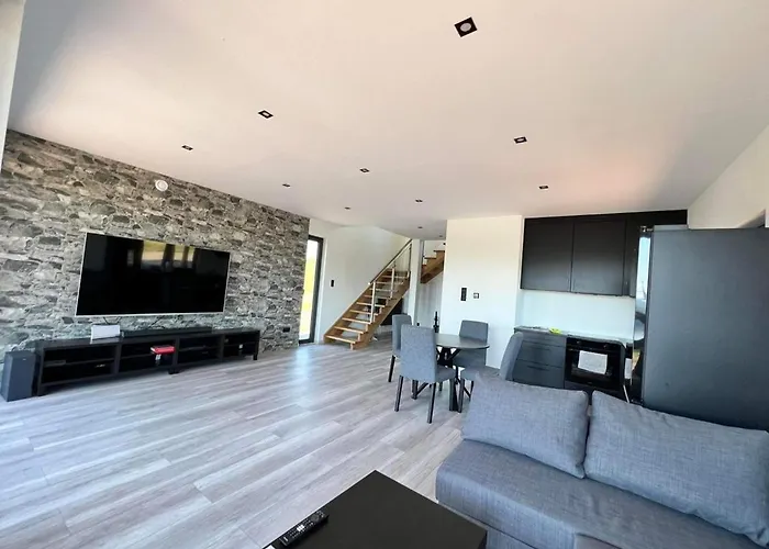 Willa Wichrowe Wzgórze Z Jacuzzi Znamirowice